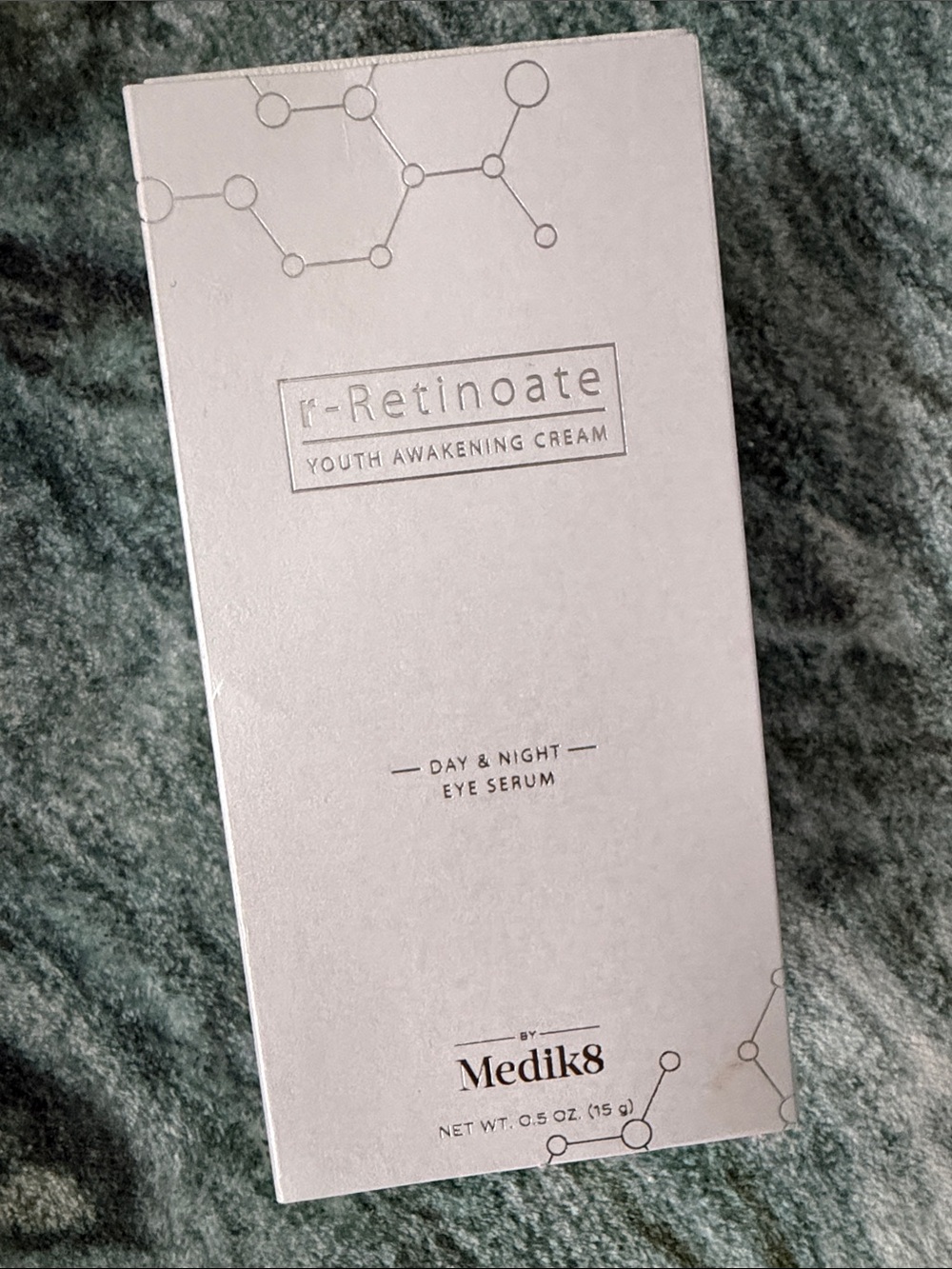 Medik8 r-Retinoate Youth Awakening Eye Cream — White